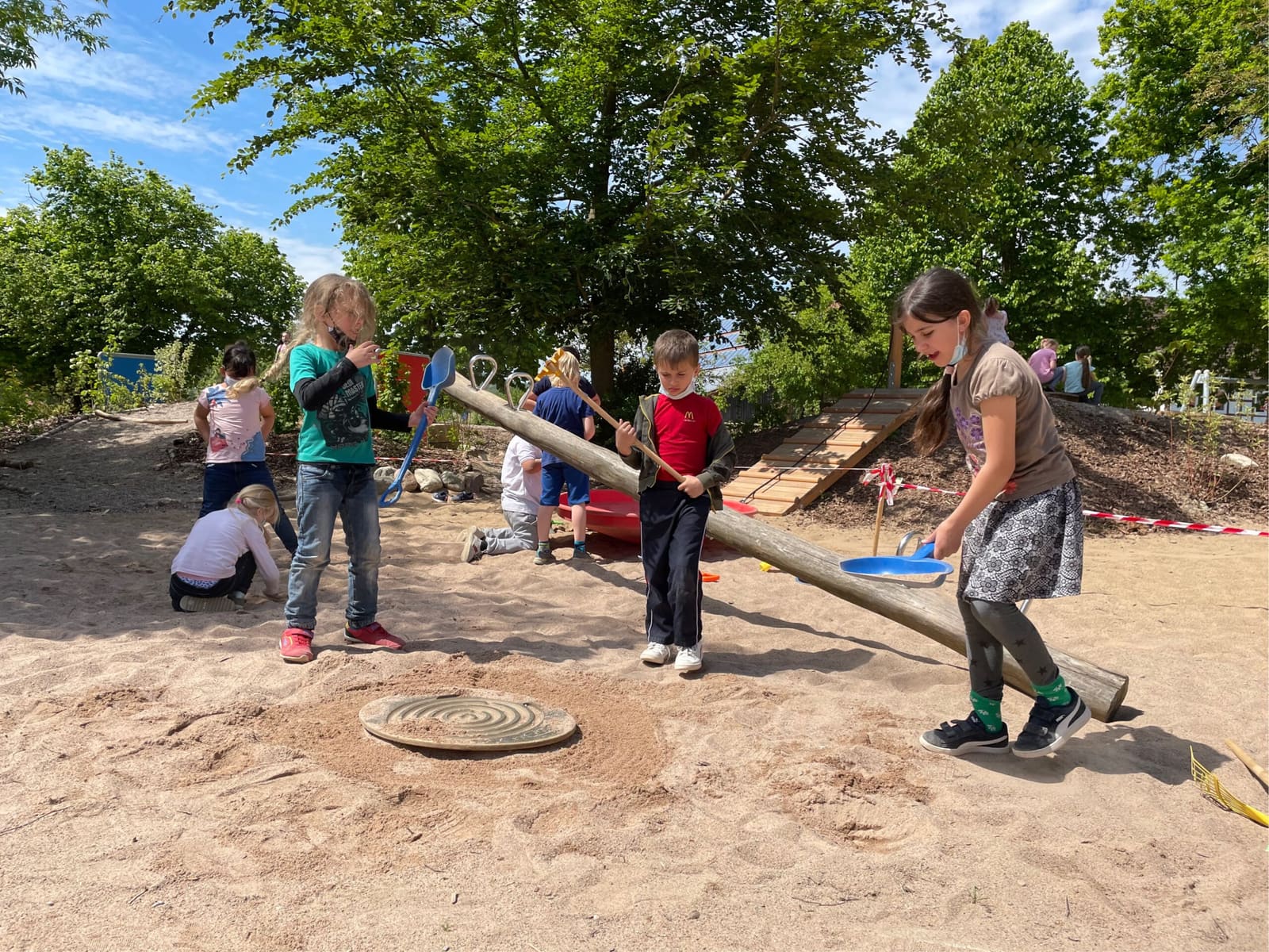 Neuer Spielplatz der Grundschule Flegessen